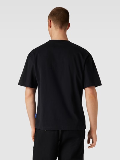 PEQUS T-Shirt mit Label-Print Modell 'Plágia' Black 5