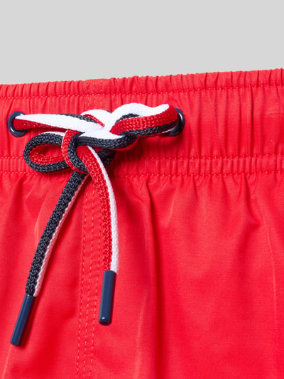 Produktfoto, Badehose mit elastischem Bund und Tunnelzug von MCNEAL für Herren aus Baumwoll-Mix in leuchtendem Rot, Regular-Fit, Detailaufnahme