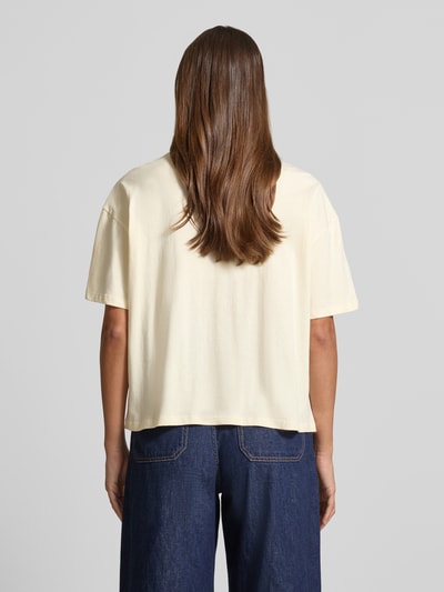 Jake*s Casual t-shirt z haftem angielskim i okrągłym dekoltem Beżowy 5
