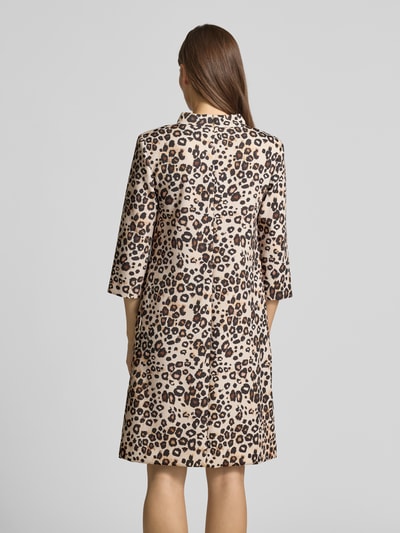 Marc Cain Knielanges Kleid mit Allover-Animal-Print Camel 5