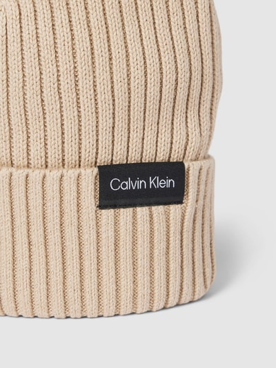 CK Calvin Klein Beanie mit Label-Detail Sand 2