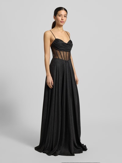 Kobiece modelka nosi 'Abendkleid mit Spaghettiträger' od Jake*s Cocktail w czarnym kolorze, krój slim fit, ramiączka spaghetti, dekolt serce, marszczenia, kryty zamek, nieprzezroczysta podszewka, długość pleców w rozmiarze 36: 128 cm, szerokość w rozmiarze 36: 36 cm, widok całej sylwetki z przodu.