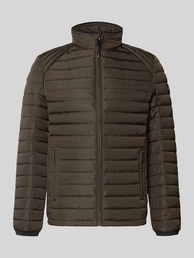 Produktfoto, Regular Fit Jacke in Stepp-Optik Modell 'OLYMPUS' von NAUTGÅRD in Olivgrün mit Stehkragen, Reißverschluss und gestepptem Design