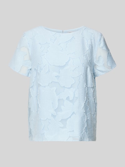 Produktfoto, Blusenshirt aus Viskose-Mix mit Strukturmuster von More & More in hellblau mit floralen Formen, Gerader-Schnitt, Rundhalsausschnitt, Damen, Rückenlänge 56 cm, Ärmellänge 18 cm, Größe 36.