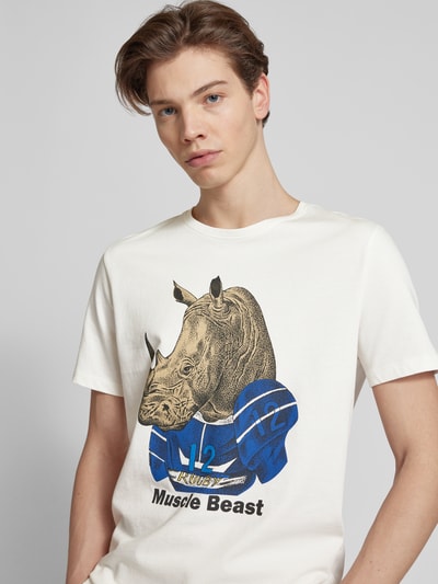 Blend T-Shirt mit Motiv- und Statement-Print Offwhite 3