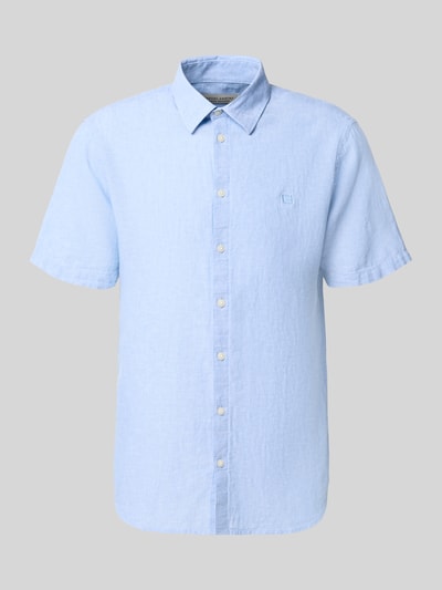 Productfoto, lichtblauw Slim Fit vrijetijdsoverhemd uit mix van linnen en katoen model 'AKSEL' van Casual Friday met kentkraag, labelstitching en knoopsluiting, ruglengte maat M 78 cm, schouderbreedte 45 cm, mouwlengte 27 cm