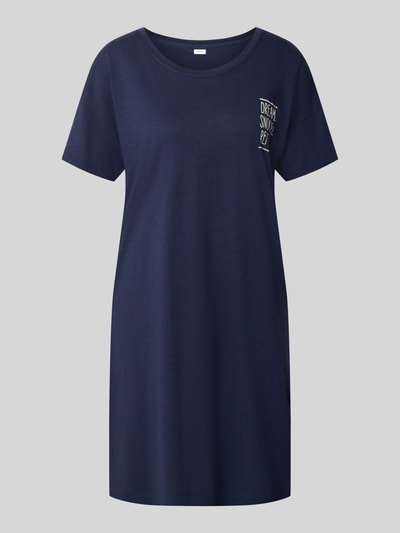 Produktfoto, Comfort Fit Pyjama aus Baumwoll-Viskose-Mix Modell 'Perfect Nights Nachthemd' von s.Oliver RED LABEL, dunkelblau, schlichte gerade Form, feine Stoffstruktur