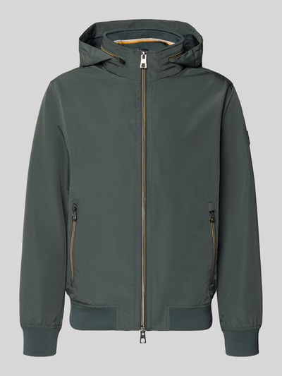 Produktfoto, Regular Fit Jacke mit Kapuze Modell 'Como' von NAUTGÅRD in Dunkelgrün, Stehkragen, Reißverschlusstaschen, elastische Abschlüsse