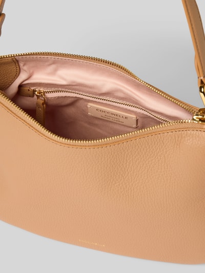 Coccinelle Handtasche mit Strukturmuster Modell 'MAGIE' Camel 5