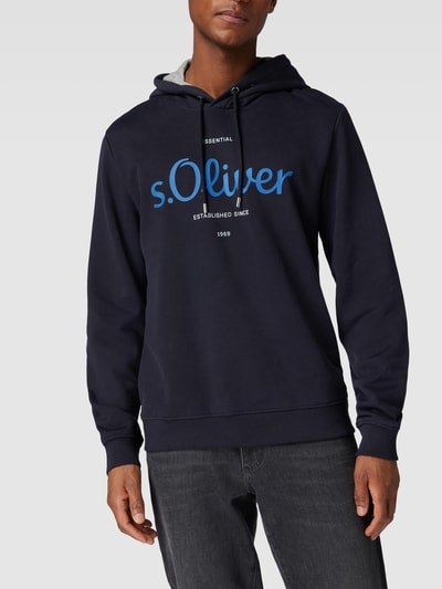 s.Oliver RED LABEL Hoodie mit Label-Detail Marineblau 3