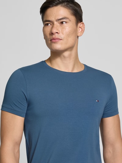 Tommy Hilfiger Slim Fit T-Shirt aus Baumwoll-Elasthan-Mix Jeansblau 3
