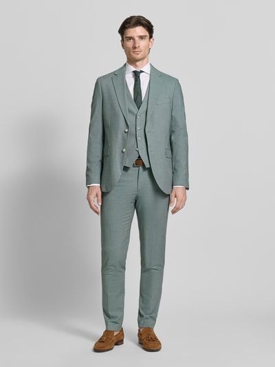 Männermodel trägt Regular Fit Blazer mit Reverskragen von MCNEAL in hellem Grün, Pattentaschen, Zwei-Knopfleiste, Brusttasche, ganzkörperansicht von vorne