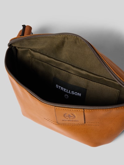 Produktfoto, Heuptasje uit echt leer Model 'HYDE PARK' van Strellson in effen kleuren met ritssluiting, hoofdvak, binnenvak, buitervak, label in reliëf, draagoptie heupgordel, materiaal glad leer.