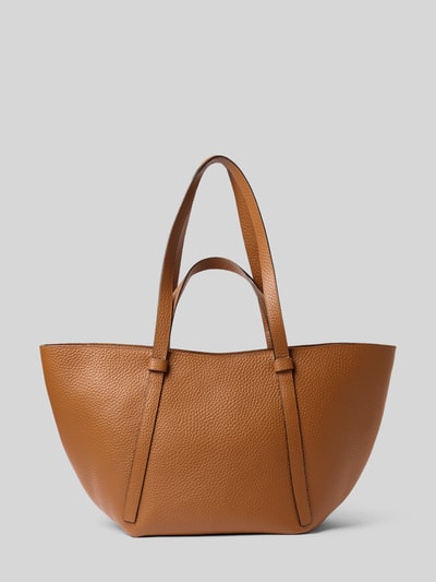 Produktfoto, Handtasche mit Label-Detail Modell 'COSMO' von Abro in brauner Farbe, strukturierte Oberfläche, Hauptfach mit Reißverschluss, Tragehenkel und Schulterriemen, separate Innentasche, Maße ca. 57 cm breit, 30 cm lang, 20 cm tief, Schulterriemen 67 cm