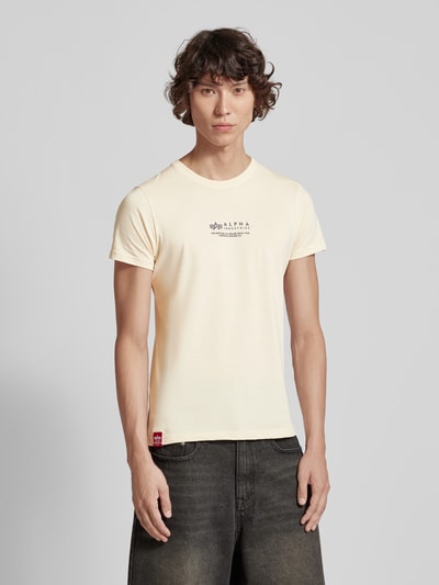 Alpha Industries T-shirt z nadrukiem z logo Złamany biały 4