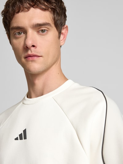 adidas Sportswear T-Shirt mit Logo und Rundhalsausschnitt Offwhite 3