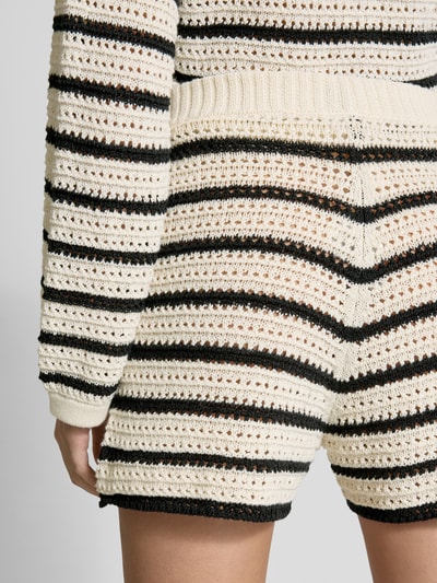 EDITED Bermudas mit elastischem Bund Modell 'Heinke' Offwhite 3