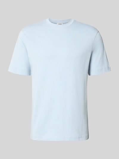 Produktfoto, T-Shirt mit Rundhalsausschnitt von DRYKORN in Hellblau, reine Baumwolle, Slim Fit, glatte Struktur, Rückenlänge 69 cm