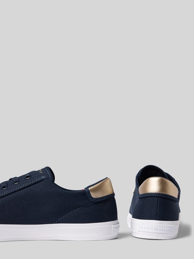 Tommy Hilfiger Lage sneakers met metallic garnering bij de hiel Marineblauw - 2