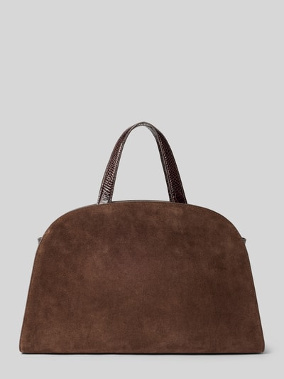 Produktfoto, Crossbody Bag aus echtem Leder von Tory Burch in Braun mit kurzer Tragehenkel, glatter Oberfläche und strukturierter Textur. Breite 33 cm, Länge 26 cm, Tiefe 14 cm, verstellbarer Schulterriemen, Karabinerverschluss und Innenfach.