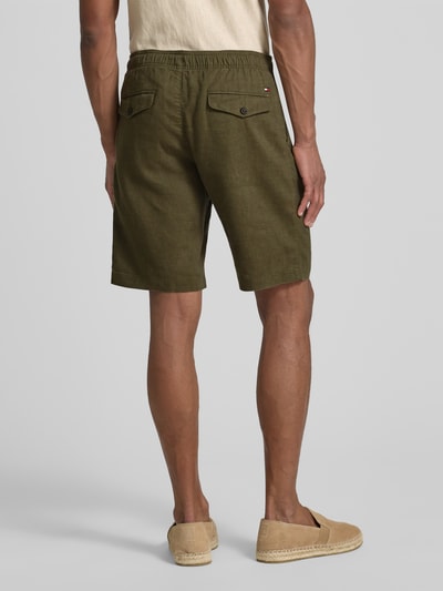 Tommy Hilfiger Szorty o kroju relaxed slim fit z mieszanki lnu Oliwkowy 5