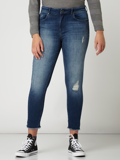 ONLY CARMAKOMA Jeansy PLUS SIZE o kroju skinny fit z dodatkiem streczu — Better Cotton Initiative Jeansowy niebieski 4