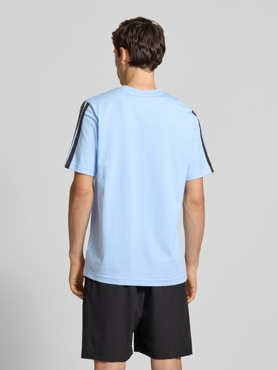 adidas Sportswear T-shirt met labelprint Lichtblauw - 5
