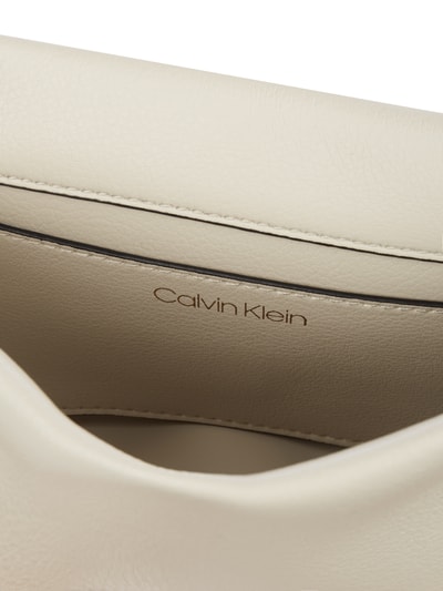 CK Calvin Klein Saddle Bag mit verstellbarem Schulterriemen Hellgrau 4