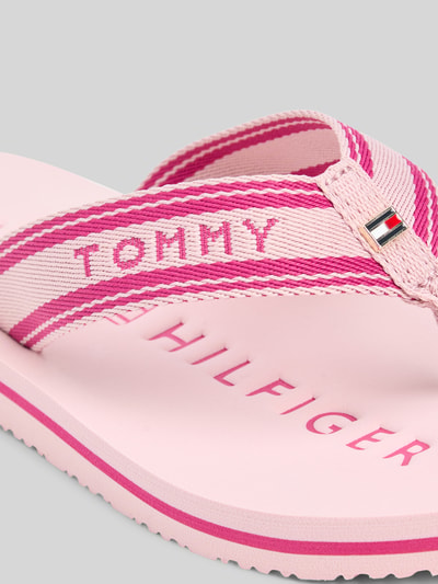Tommy Hilfiger Japonki z detalami z logo Różowy 4