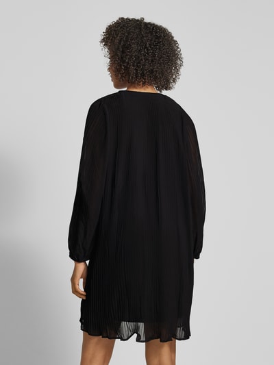 ZABAIONE Knielanges Kleid mit Plisseefalten Black 5