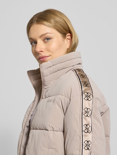 GUESS Activewear Steppjacke mit Stehkragen Modell 'NEW JEAN' Taupe 3