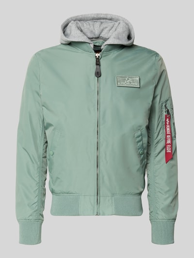 Produktfoto, Blouson mit Logo-Anhänger Modell 'MA-1 TT' van Alpha Industries, mintgroen, sweatcapuchon, zak met label, elastische boorden, regular fit