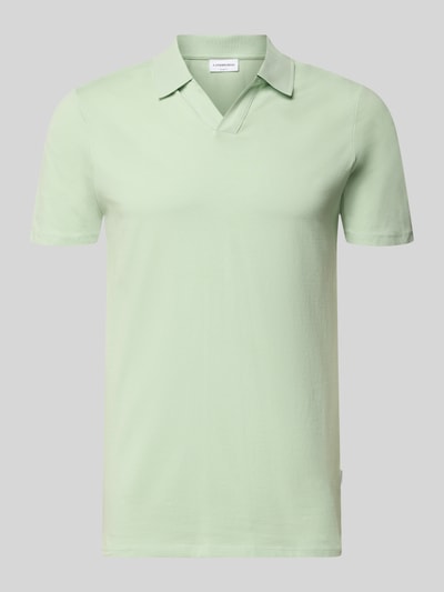 Produktfoto, Slim Fit Poloshirt mit V-Ausschnitt von Lindbergh in Pastellgrün, Baumwoll-Elasthan-Mix, schlichte Struktur, Polokragen