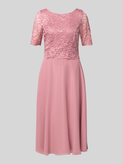 Produktfoto, Knielanges Cocktailkleid mit Spitze und Rundhalsausschnitt von Vera Mont, Szyfon, Linia A, długość do kolan, koronka, okrągły dekolt, długość tyłu w rozmiarze 36: 105 cm, szerokość klatki piersiowej w rozmiarze 36: 40 cm, długość rękawów w rozmiarze 36: 28 cm