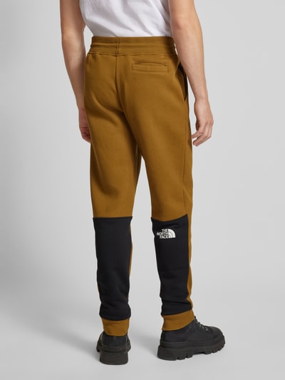 The North Face Sweatpants met labelprint Kaki - 5