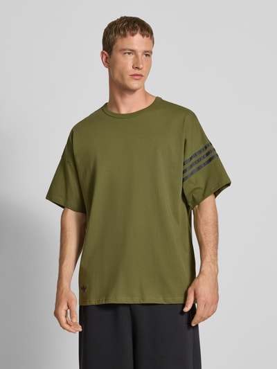 adidas Originals T-shirt met ronde hals en labelstitching Olijfgroen - 4
