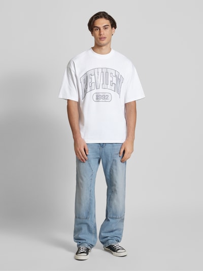 REVIEW T-shirt o kroju oversized z nadrukiem z logo Biały 1