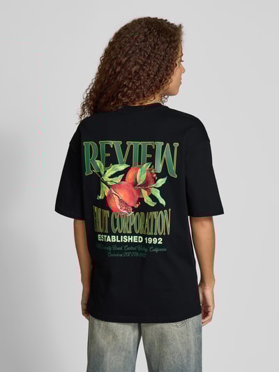 Review T-shirt o kroju oversized z nadrukiem z logo Czarny 5