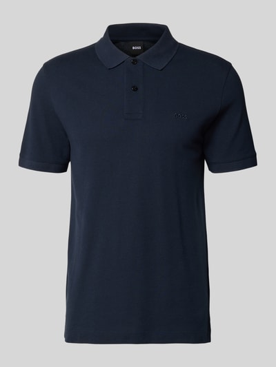 Produktfoto, Regular Fit Poloshirt aus reiner Baumwolle Modell 'PALLAS' von BOSS, Optik: Unifarben, Label-Stitching-Applikation, Polokragen, kurze Knopfleiste, Kurzarm, Ärmelabschluss: Gerippt, Rumpfabschluss: mit Seitenschlitzen, Materialverarbeitung: Piqué.