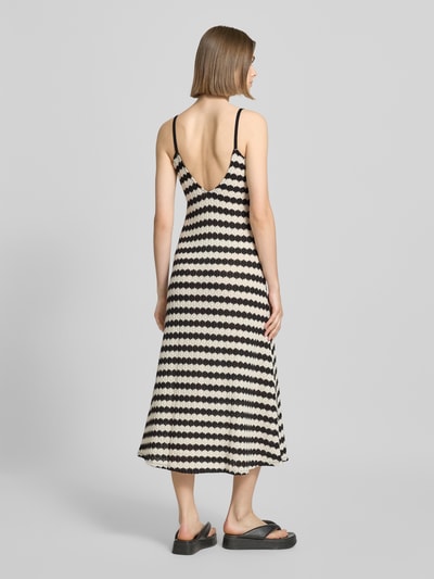 Only Sukienka z dzianiny o linii A na cienkich ramiączkach Czarny 5