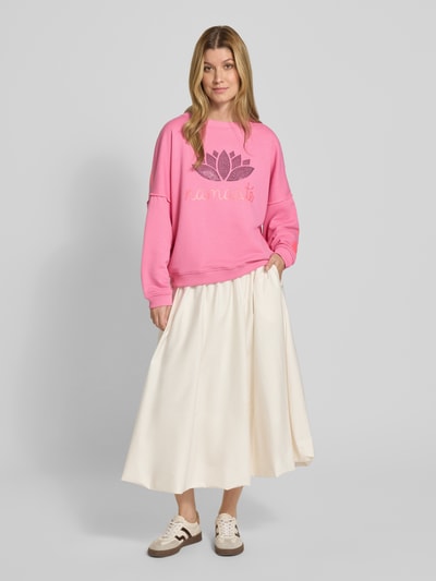 miss goodlife Sweatshirt mit Ziersteinbesatz und Rundhalsausschnitt Rosa 1
