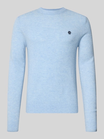 Produktfoto, Slim Fit Strickpullover aus reiner Wolle mit Label-Stitching von MCNEAL, lichtblauw, ribboorden, Heren, ruglengte maat M 66 cm, mouwlengte 69 cm