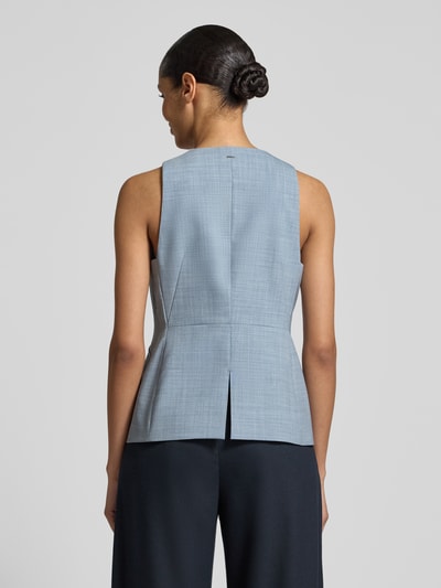 Frauenmodel trägt Slim Fit Weste aus Schurwoll-Mix Modell 'JULERAN' von BOSS in Melange-Optik, Detailaufnahme Rückansicht.