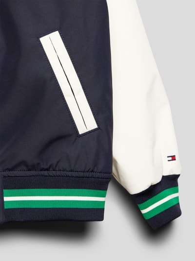 Tommy Hilfiger Teens Kurtka baseballowa o kroju regular fit z haftem Granatowy 2