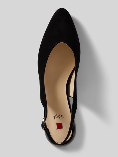 Produktfoto, Pumps aus Leder mit Riemen und Dornschließe von Högl, vorne spitz, glatte Sohle, Absatzhöhe 2 cm, Schaftweite 5 cm, Echtleder, Größe 40, schwarze Farbe, weiche Textur, klare Linien.