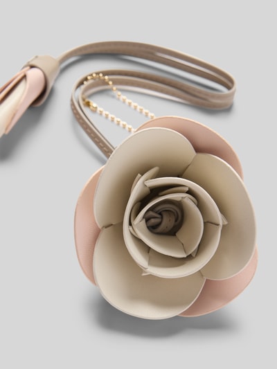 Productfoto, Charm met lus model 'ALLEGRA' van FURLA met rozen-detail in beige en lichtroze tinten, gladde textuur