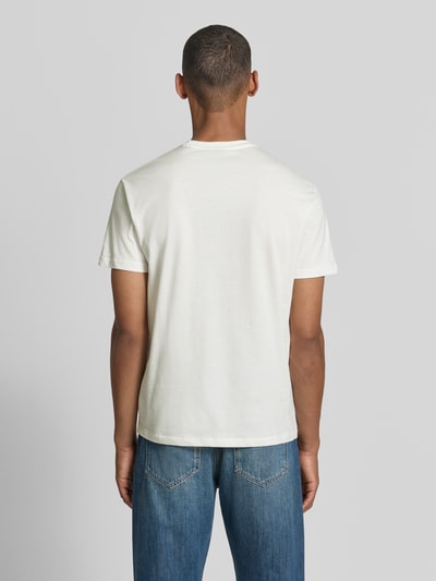 Mannelijk model draagt Slim Fit T-Shirt uit puur katoen met logoprint van Armani Exchange, Heren t-shirt, ruglengte maat M 67 cm, Ganzkörperansicht Rückansicht.
