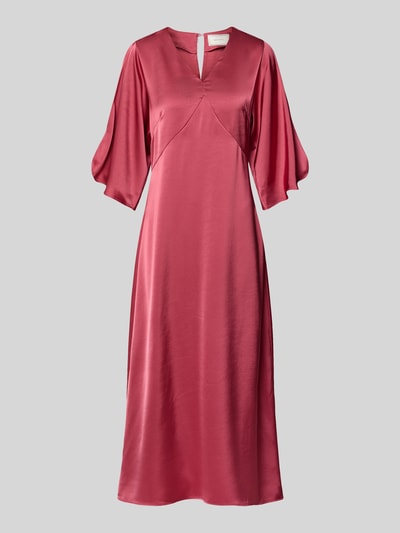 Produktfoto, dames midi-jurk van satijn, straight fit, model 'Remara' met V-hals en vlindermouwen van Neo Noir, ruglengte maat 36: 109 cm, borstwijdte: 47 cm, mouwlengte: 38 cm, roze kleur, gladde textuur