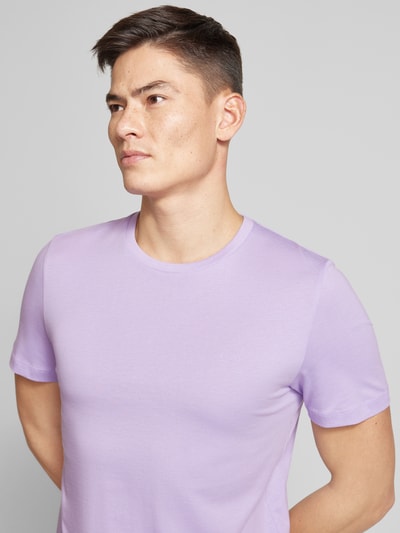 s.Oliver RED LABEL Regular Fit T-Shirt aus reiner Baumwolle mit gummiertem Label-Print Lavender 3