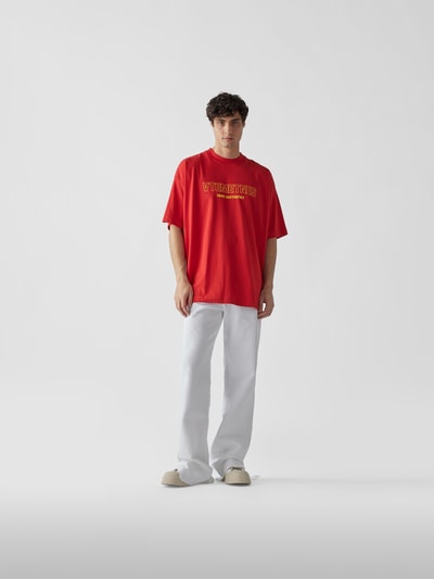 VETEMENTS Oversized T-Shirt mit Label-Print Rot 1